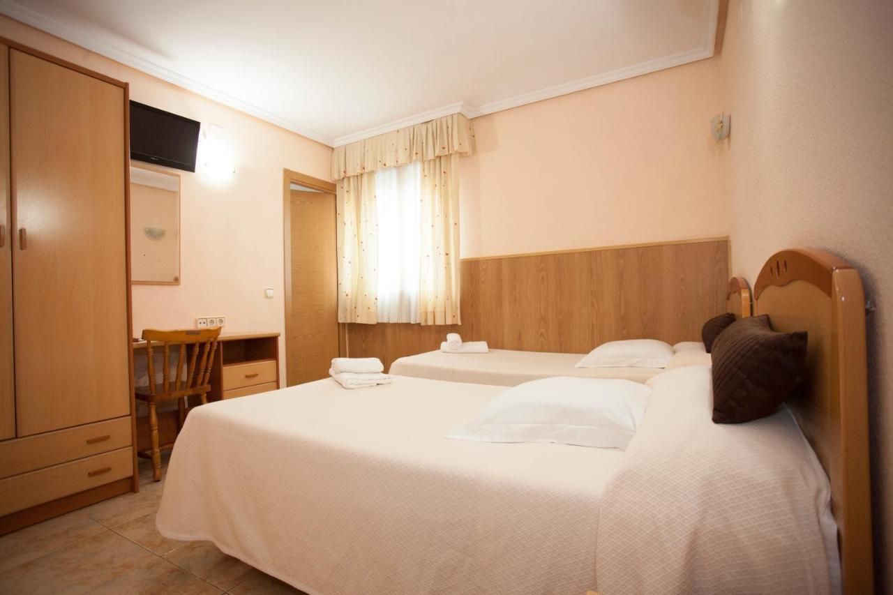 Hospedaje Los Rosales Madrid Buitenkant foto